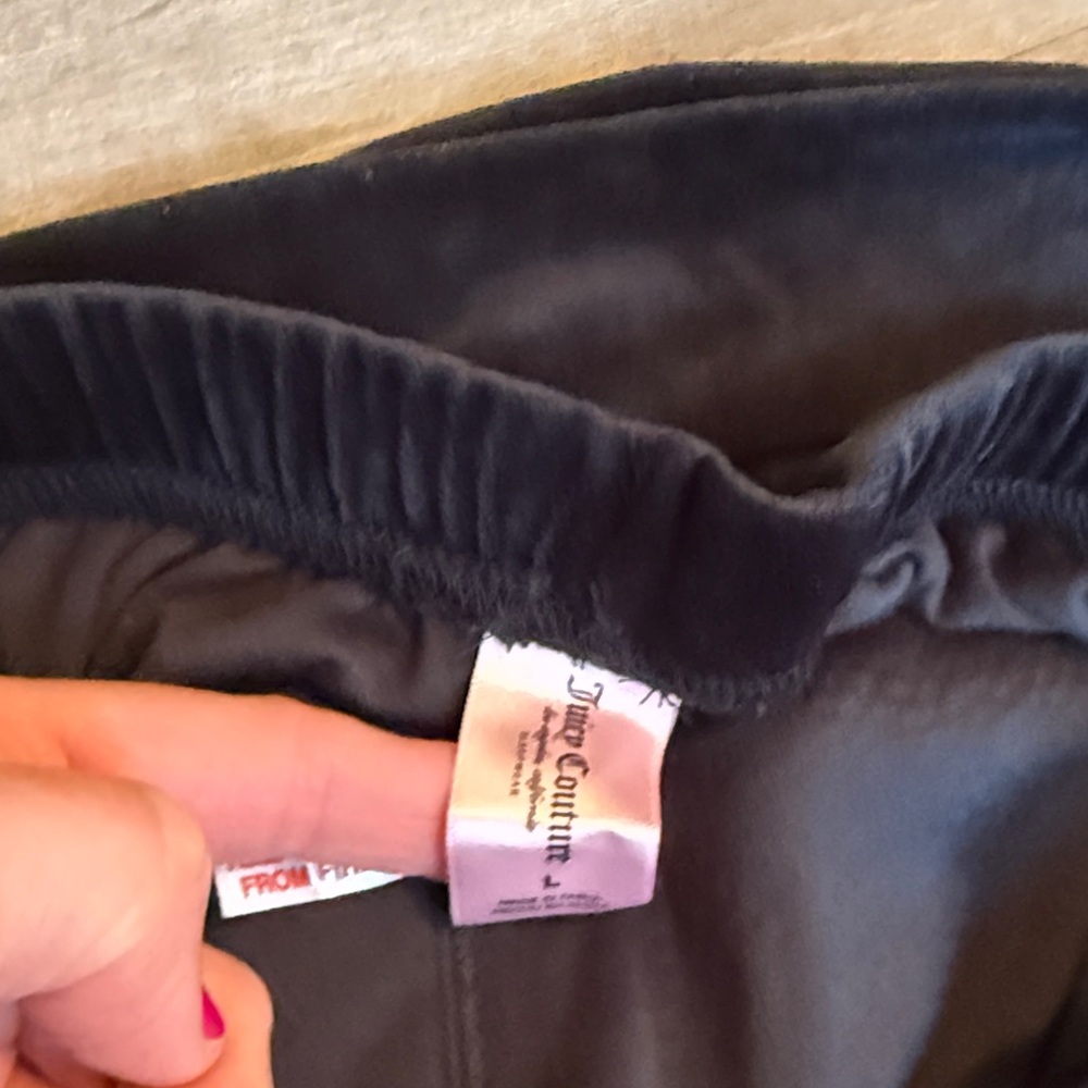 Juicy Couture Black Velour Pants - Picture 4 of 4